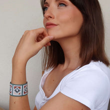 Carica l'immagine nel visualizzatore di Gallery, Bracciali di moda: eleganza artistica ispirata a Firenze | modello Lumi Signoria