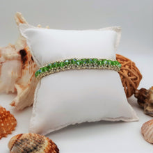 Carica l'immagine nel visualizzatore di Gallery, Braccialetto tennis con cristalli verde peridoto