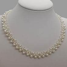 Carica l'immagine nel visualizzatore di Gallery, collana di perle austriache e cristallo gioiello di classe