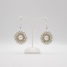 Carica l'immagine nel visualizzatore di Gallery, Orecchini di perle e cristalli per matrimonio