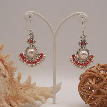 Carica l'immagine nel visualizzatore di Gallery, Orecchini appariscenti con perle e cristalli rossi