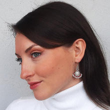 Carica l'immagine nel visualizzatore di Gallery, Orecchini ventaglio con perle Swarovski e cristalli