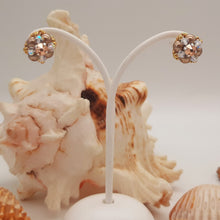 Carica l'immagine nel visualizzatore di Gallery, Orecchini design di perle oro e cristalli austriaci