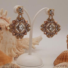 Carica l'immagine nel visualizzatore di Gallery, Orecchini eleganti con cristalli Swarovski oro