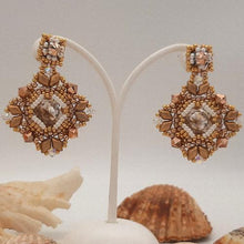 Carica l'immagine nel visualizzatore di Gallery, Orecchini eleganti con perline e cristalli Swarovski
