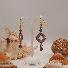 Carica l'immagine nel visualizzatore di Gallery, Orecchini con cristalli Swarovski ametista