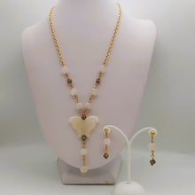 Carica l'immagine nel visualizzatore di Gallery, Collana con Pietre Naturali e ciondolo Quarzo Milk - Orecchini Abbinati | modello "Carrara" - EclipseArtGallery Gioielli