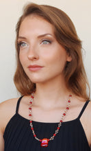 Carica l'immagine nel visualizzatore di Gallery, Collana con cristalli colorati, perle e ciondolo artistico irripetibile