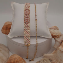 Carica l'immagine nel visualizzatore di Gallery, Bracciale di perline "Lumi Grazia" realizzato al telaio con delicato braccialetto abbinato rosa