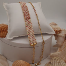 Carica l'immagine nel visualizzatore di Gallery, Bracciale di perline "Lumi Grazia" realizzato al telaio con delicato braccialetto abbinato rosa