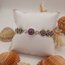 Carica l'immagine nel visualizzatore di Gallery, braccialetto di perle di vetro di Boemia lilla