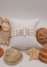 Carica l'immagine nel visualizzatore di Gallery, Bracciale di Perle Bianche e Cristalli - EclipseArtGallery Gioielli