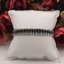 Carica l'immagine nel visualizzatore di Gallery, Bracciali a spirale con Cristalli Swarovski neri e Cristalli di Boemia argento