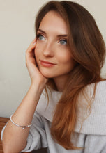 Carica l'immagine nel visualizzatore di Gallery, Bracciale "Riad" di Perle Swarovski bianche e acciaio inossidabile