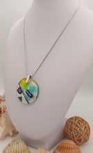 Carica l'immagine nel visualizzatore di Gallery, Collana "Copenhagen" in argento con ciondolo circolo in vetro fuso - EclipseArtGallery Gioielli
