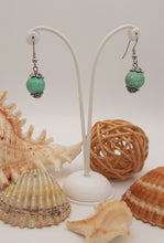 Carica l'immagine nel visualizzatore di Gallery, Parure "Bitinia" di orecchini e collana con perle di turchesite e quarzo calcedonio - Edizione limitata - EclipseArtGallery Gioielli