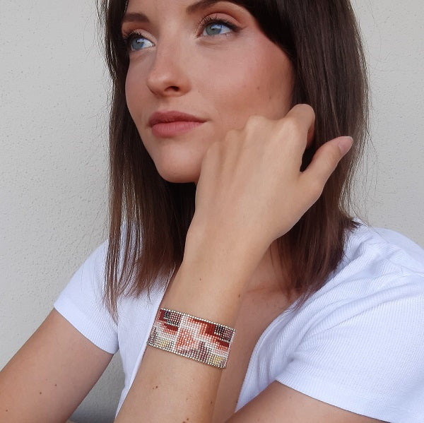 Bracciale con polsino in perline di semi avvolte in ematite verde e oro Ombre Boho (Miyuki Delica) - Italia Bracciale con polsino in perline di semi avvolte in ematite verde e oro Ombre Boho (Miyuki Delica) - Italia