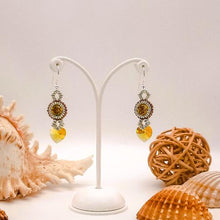 Carica l&#39;immagine nel visualizzatore di Gallery, Orecchini con cristalli Swarovski topazio
