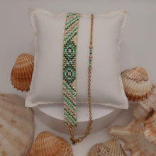 Carica l&#39;immagine nel visualizzatore di Gallery, Bracciale di perline &quot;Lumi Grazia&quot; realizzato al telaio con delicato braccialetto abbinato verde
