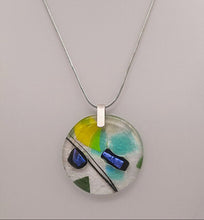 Carica l&#39;immagine nel visualizzatore di Gallery, Collana &quot;Copenhagen&quot; in argento con ciondolo circolo in vetro fuso - EclipseArtGallery Gioielli
