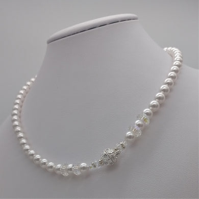 Collana da sposa, di perle Swarovski impreziosito con rondelle di cristallo e chiusura gioiello
